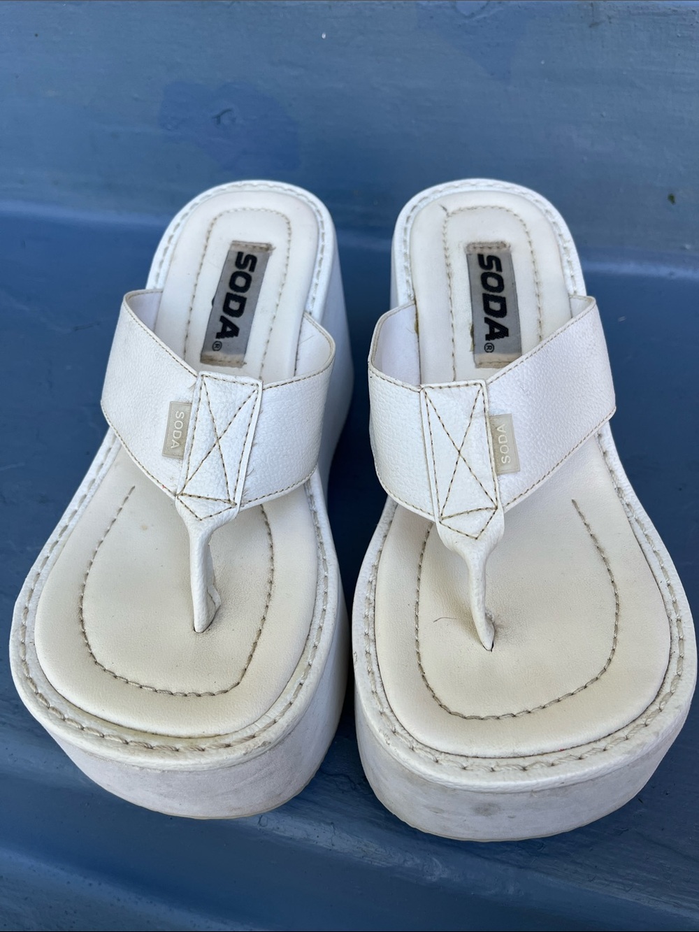 VINTAGE super chunky Soda White Platform Wedge Thong Sandals Flip Flops Y2K 90s - Picture 3 of 3